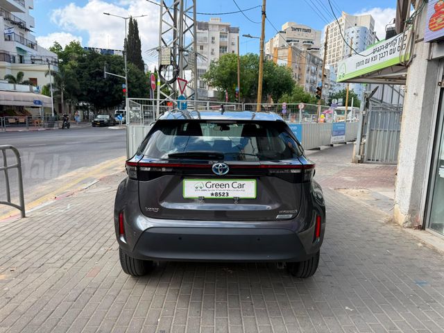 טויוטה יאריס קרוס