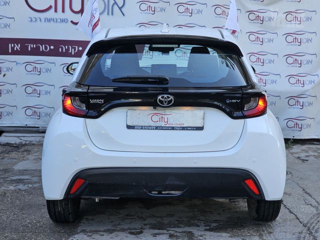 טויוטה יאריס