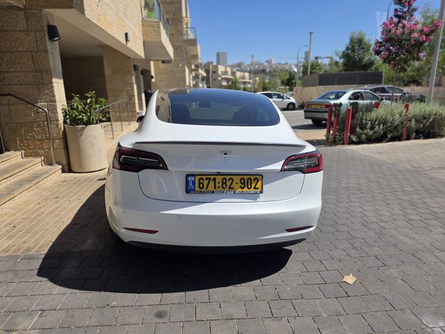 טסלה מודל 3