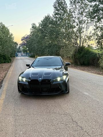 ב מ וו M4