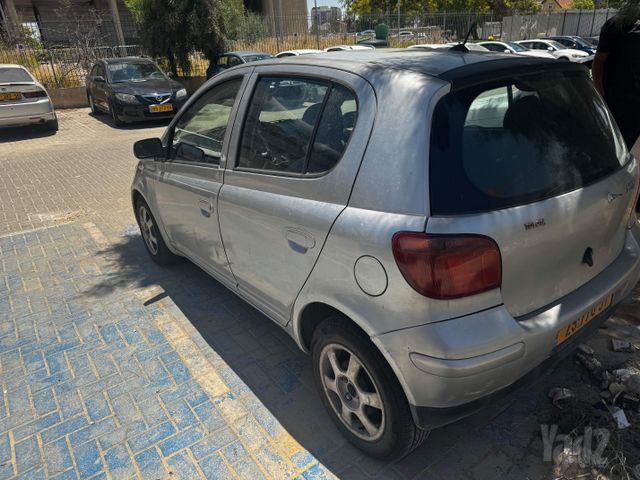 טויוטה יאריס