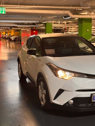 מודעת רכב טויוטה C-HR