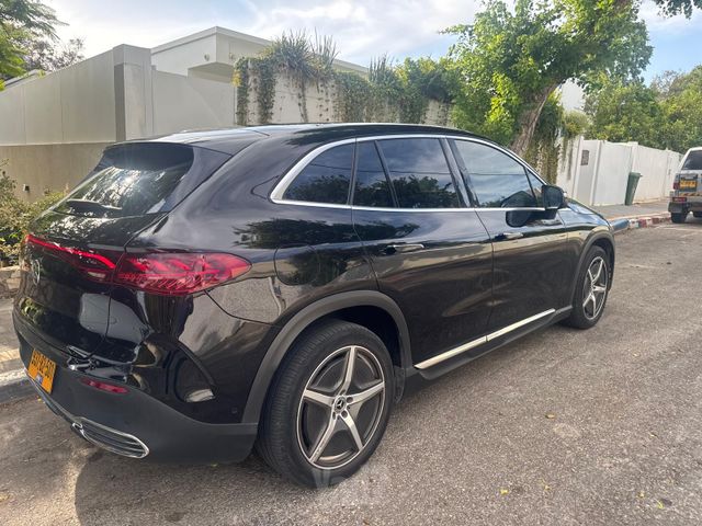מרצדס-בנץ EQE SUV