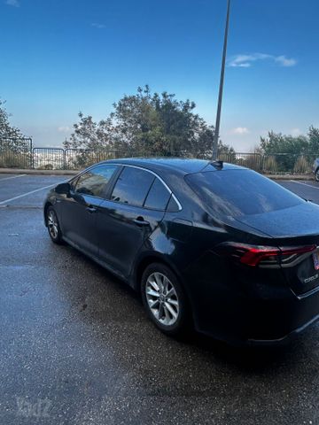 קורולה Sun היברידי אוט׳ 1.8 (98 כ״ס)