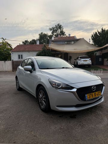 מודעת רכב מאזדה 2