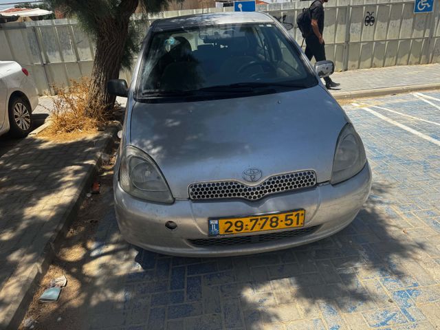 טויוטה יאריס