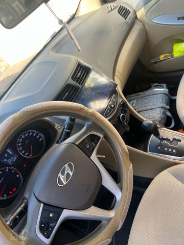 יונדאי אקסנט i25
