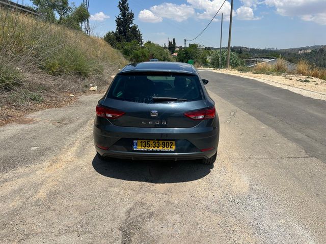 מודעת רכב סיאט לאון