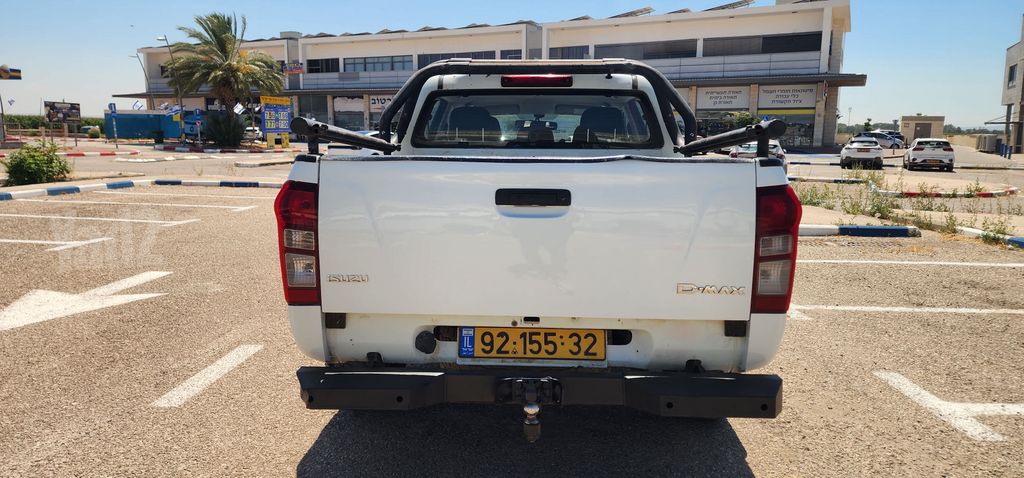 איסוזו די-מקס