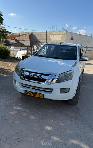מודעת רכב איסוזו די-מקס