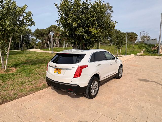 קאדילק XT5