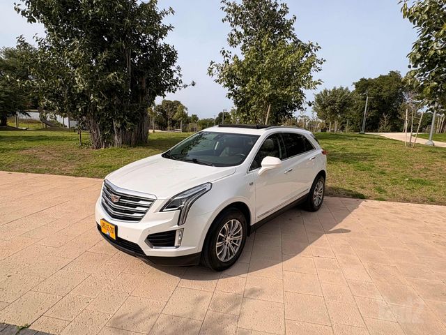 קאדילק XT5