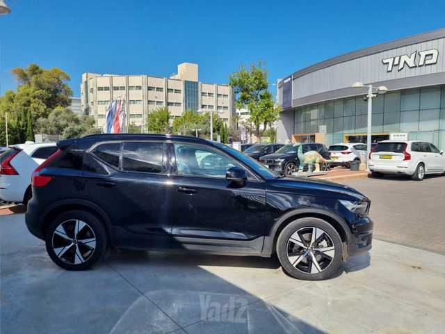 וולוו XC40