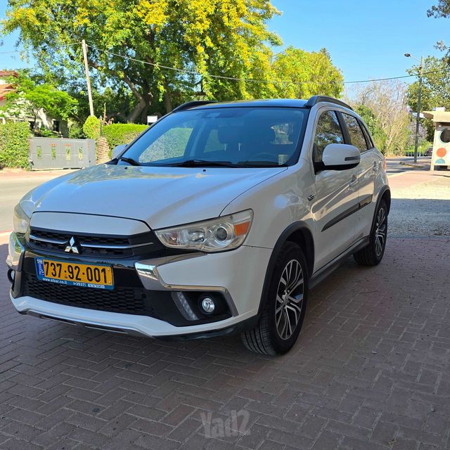 מודעת רכב מיצובישי ASX