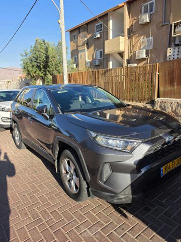 טויוטה RAV4