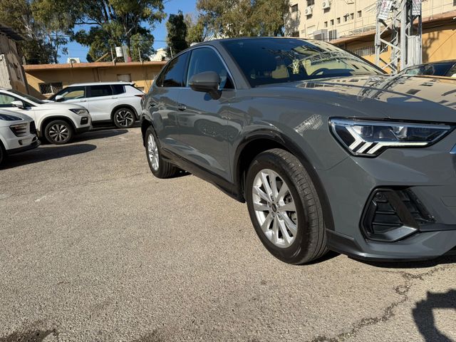 אאודי Q3
