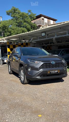 טויוטה RAV4