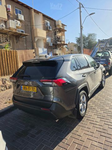 טויוטה RAV4