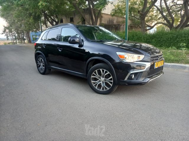 מודעת רכב מיצובישי ASX