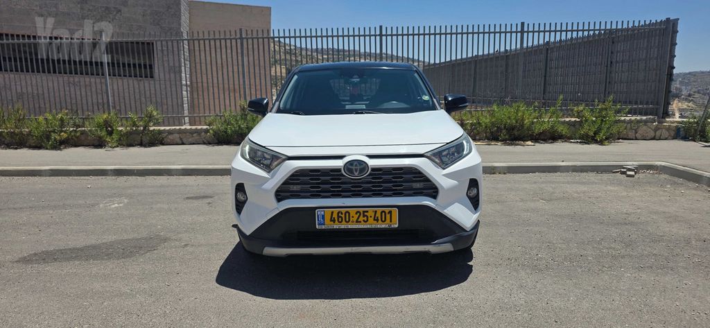 טויוטה RAV4