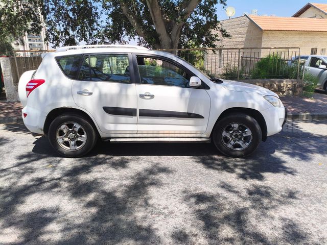 טויוטה RAV4