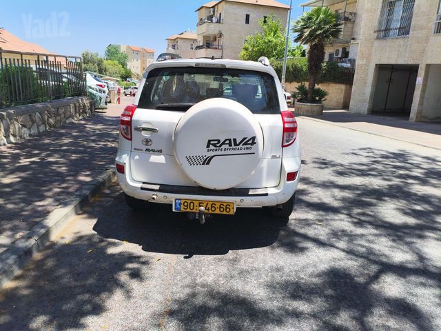 טויוטה RAV4