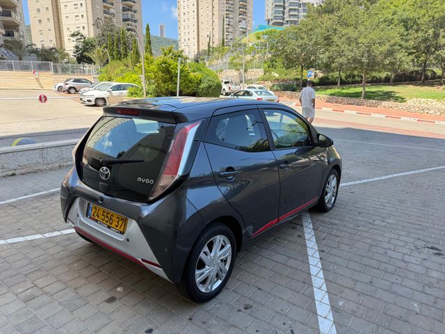 טויוטה אייגו