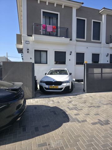 מודעת רכב ב מ וו סדרה 5