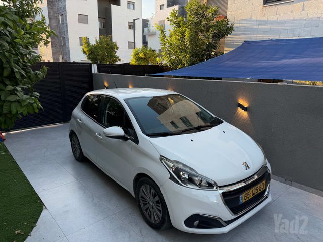 פיג'ו 208