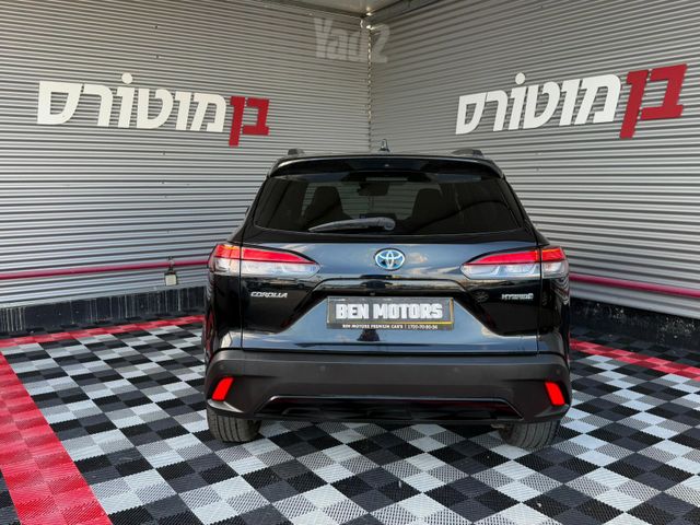 טויוטה קורולה קרוס