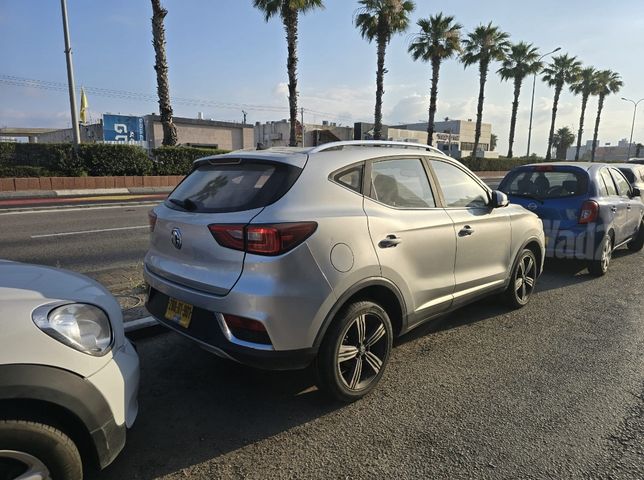 אם ג'י ZS