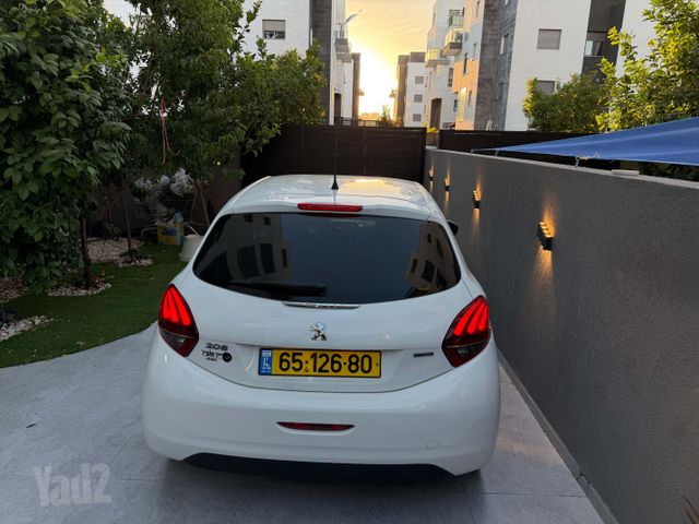 פיג'ו 208