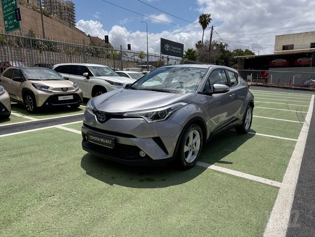 מודעת רכב טויוטה C-HR