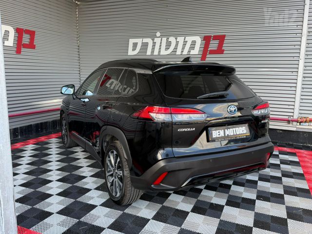 טויוטה קורולה קרוס