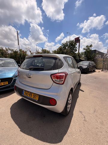 יונדאי i10