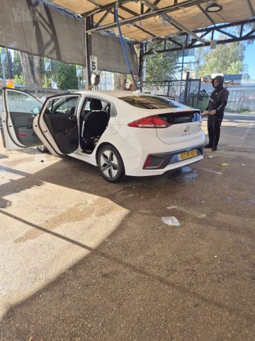 יונדאי איוניק