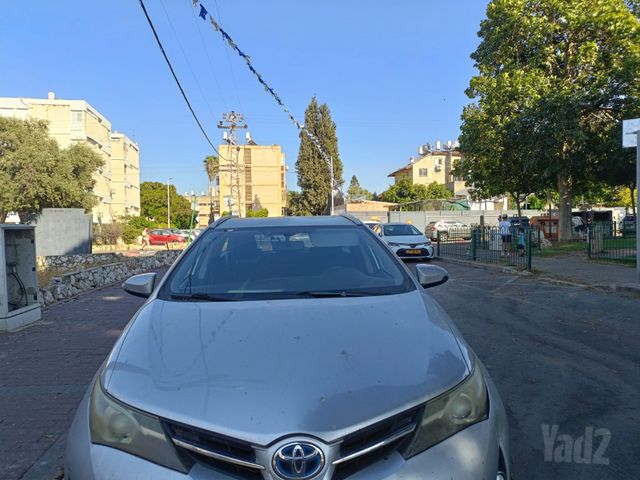 מודעת רכב טויוטה אוריס