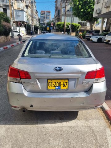 סובארו B4/לגאסי