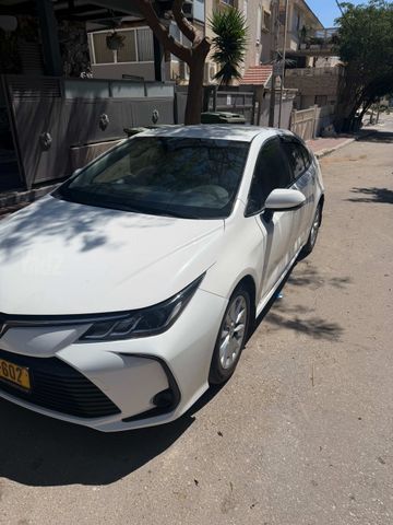 טויוטה קורולה