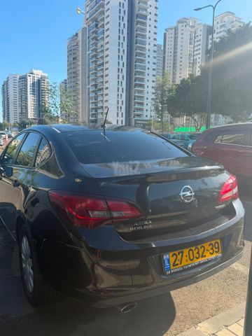 אופל אסטרה