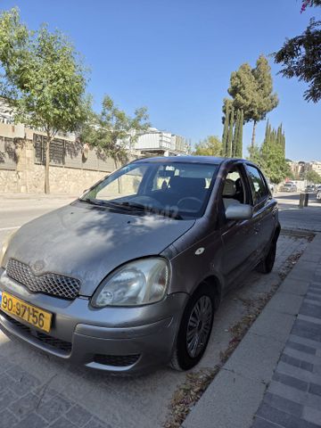 טויוטה יאריס