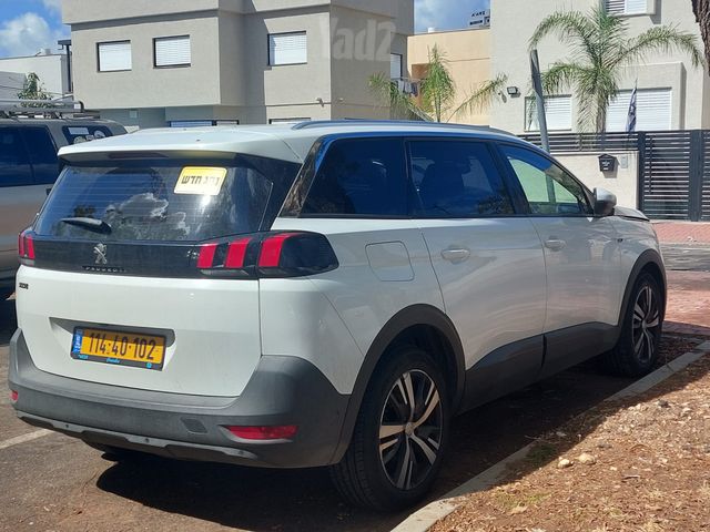 פיג'ו 5008