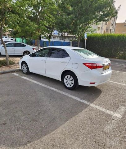 מודעת רכב טויוטה קורולה