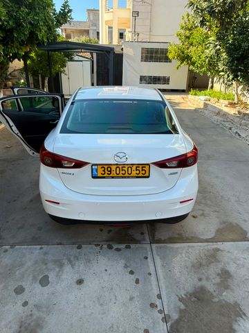 מאזדה 3
