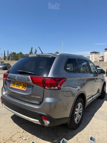 מיצובישי אאוטלנדר