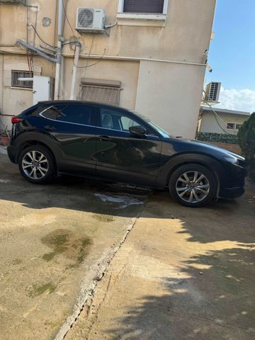 מודעת רכב מאזדה CX-30