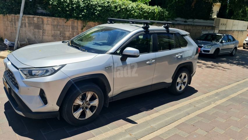מודעת רכב טויוטה RAV4