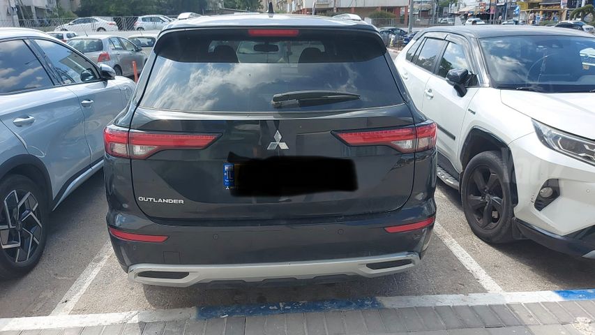 מיצובישי אאוטלנדר
