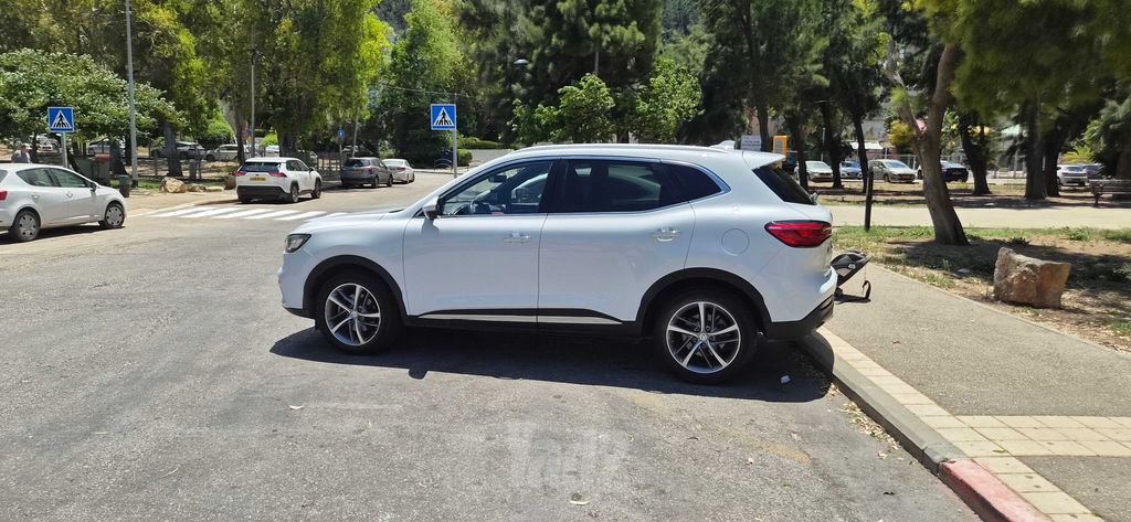 אם ג'י EHS PHEV