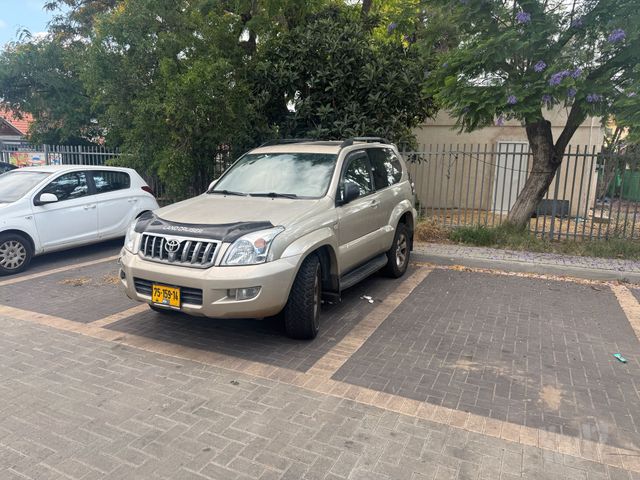 טויוטה לנד קרוזר